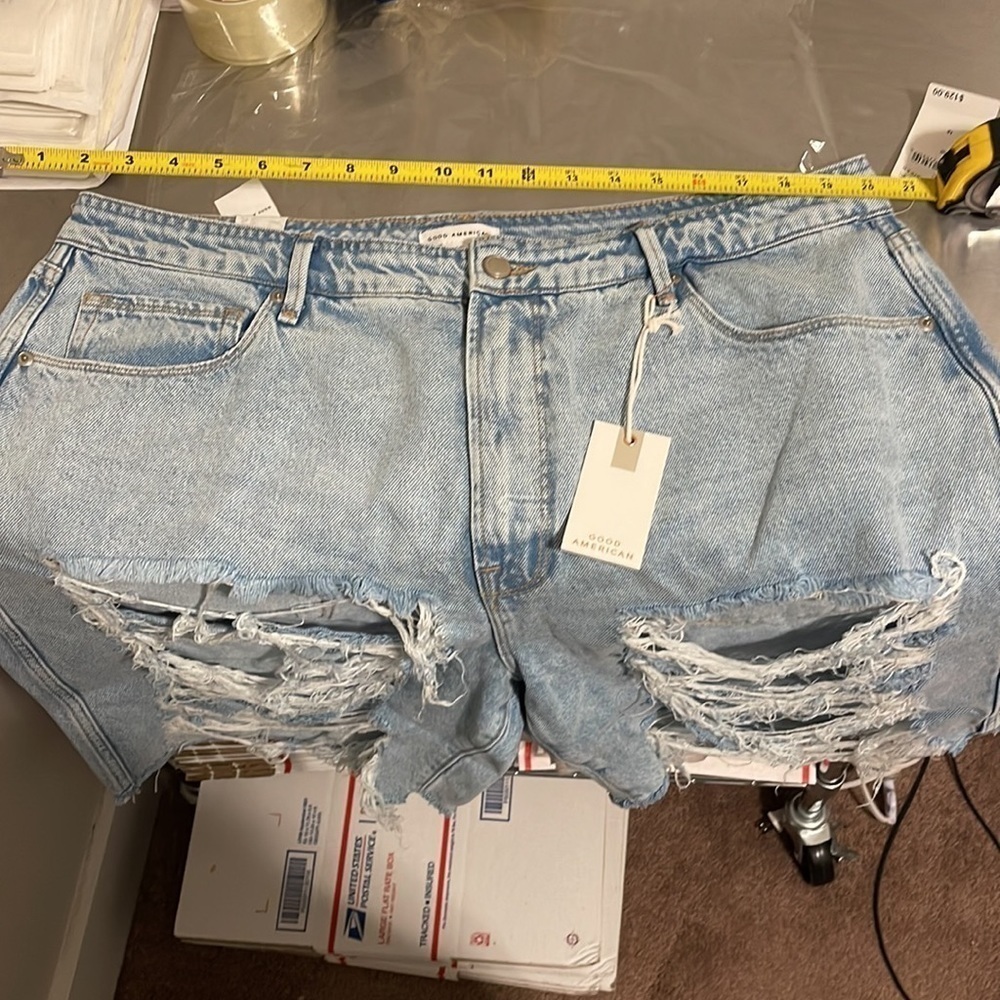 NWT Good American Woman Short Size 16 ! - Picture 6 of 6